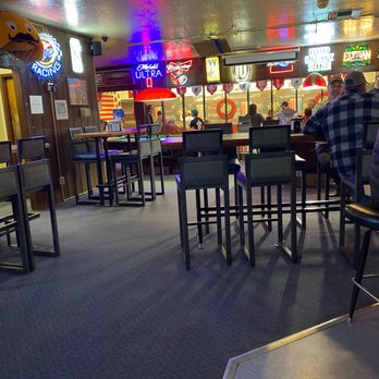 The Free Loader - a man sitting at a bar - Pubs Near Me - Salem, Oregon