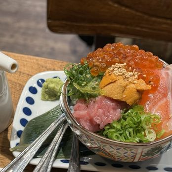 Kiraku - Mini kaisen don - Tapas/Small Plates Near Me - Berkeley, California