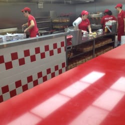 Five Guys - The open kitchen