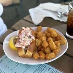 New England lobster roll