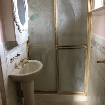 Ruth's House Cleaning - Bath before - Home Cleaning Near Me - Peekskill, New York