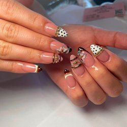 Lavue Nail Lounge