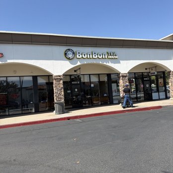 Bon Bon Tea House - Bon bon Tea House. Hanging out with my daughter, waiting for my son from GHC. - Bubble Tea Near Me - Los Angeles, California