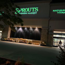Sprouts Farmers Market - Front of store