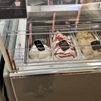 Sweet Berry - Ice Cream & Frozen Yogurt Near Me - Fairfax, Virginia