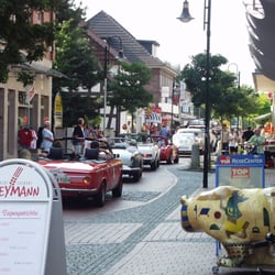 Bäckerei Heinrich Weymann - Syke 2001 Oldtimer Ralley vor Bäckerei Weymann