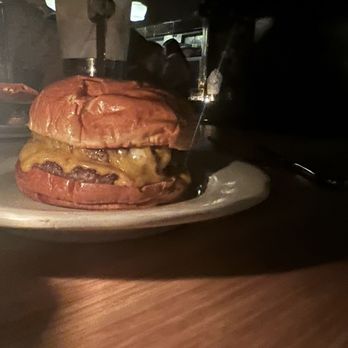 Au Cheval - Single is a double - Bars Near Me - Chicago, Illinois