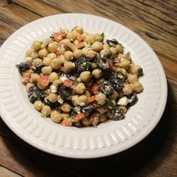 Foodie Bait - Mediterranean chickpea salad