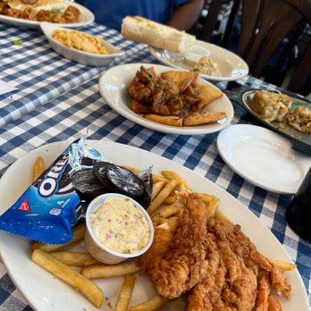 Dirty Dick's Crab House - Nags Head - All the food we left. - Seafood Near Me - Nags Head, North Carolina Dirty Dick's Crab House - Nags Head - All the food we left. - Seafood Near Me - Nags Head, North Carolina