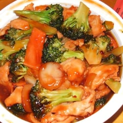 Ocean Garden Chinese Restaurant - Spicy garlic chicken and veggies