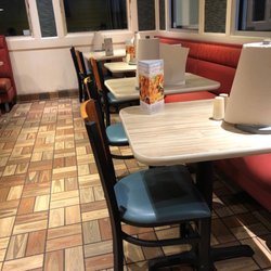 Captain D's - Dinning in