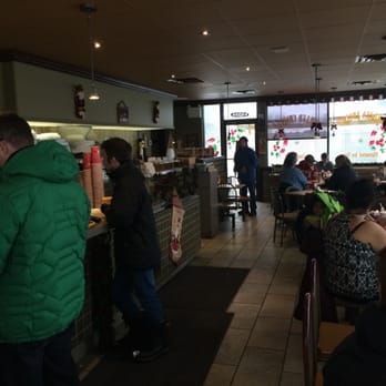 Cafe Chez Wes Restaurant - Interior view - Poutineries Near Me - Campbellton, New Brunswick