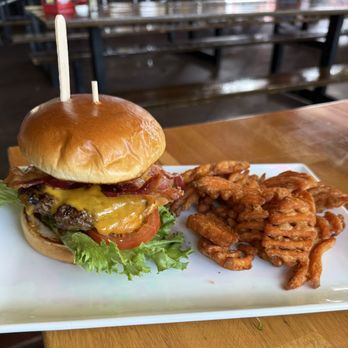 Rock & Brews - El Segundo - Bbq burger with sweet potato fries - American Near Me - El Segundo, California Rock & Brews - El Segundo - Bbq burger with sweet potato fries - American Near Me - El Segundo, California