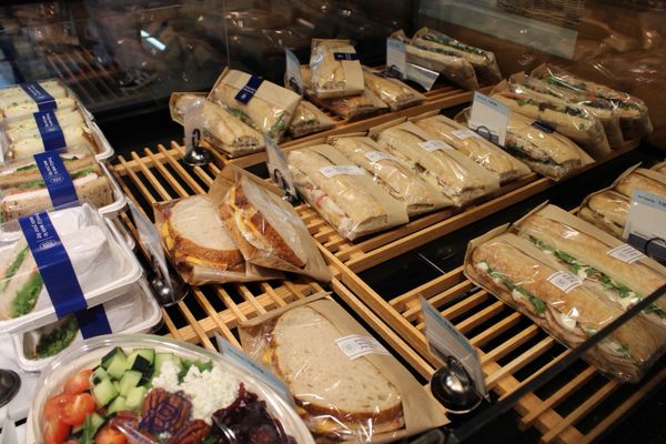 Paris Baguette by null