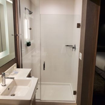 SpringHill Suites by Marriott Jackson - Bathroom - Hotels Near Me - Jackson, Tennessee