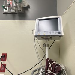 Life Savers Emergency Room - Medical equipment