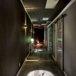 Serenity Spa Oasis - Hallway