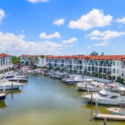 Naples Bay Resort