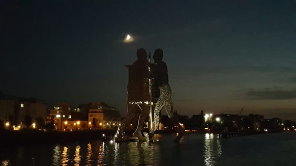 Molecule Man by null