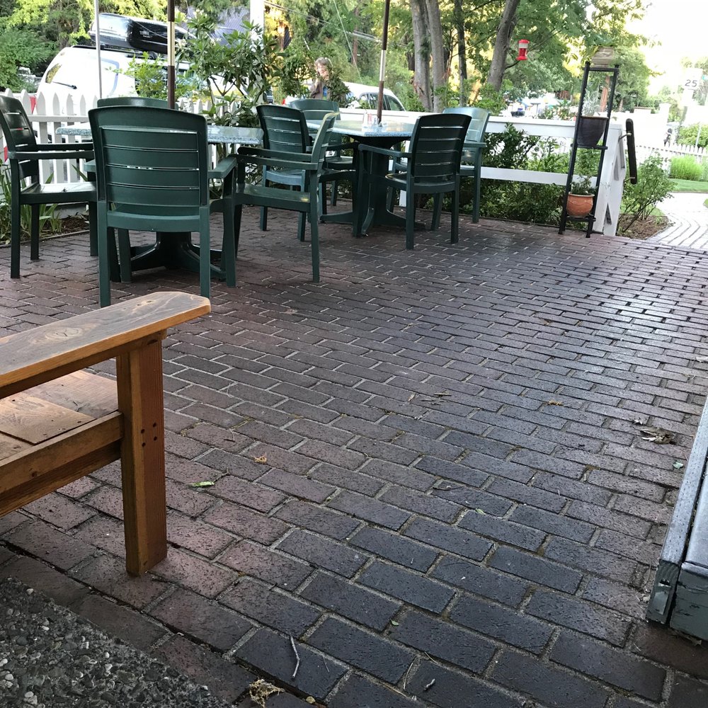 Lilys - Great front patio! - New American Near Me - Mount Shasta, California Lilys - Great front patio! - New American Near Me - Mount Shasta, California