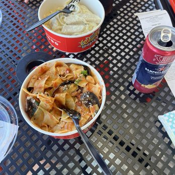 Wow Spaghetti - Wow seafood pasta and creamy pasta with chicken - Fast Food Near Me - Westminster, California Wow Spaghetti - Wow seafood pasta and creamy pasta with chicken - Fast Food Near Me - Westminster, California