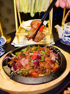 Fan Szechuan Restaurant & Bar 大宅门餐厅酒吧 by null