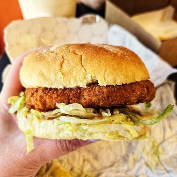 Soulfully Vegan - Chick'n Sandwich - Vegan Near Me - Berlin, Connecticut Soulfully Vegan - Chick'n Sandwich - Vegan Near Me - Berlin, Connecticut