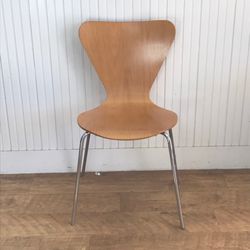 ARF Thrift & Treasure Shop - Chair