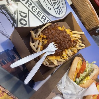 Carney's Restaurant - Burgers Near Me - Los Angeles, California