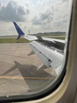 Cleveland Hopkins International Airport by null