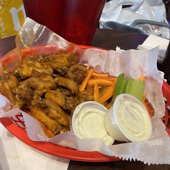 Buffalo Phil's - Loved the wings! - Burgers Near Me - Tuscaloosa, Alabama