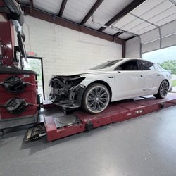 B & D Collision