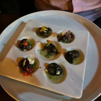 Recette - Burgundy Escargots - French Near Me - Brooklyn, New York Recette - Burgundy Escargots - French Near Me - Brooklyn, New York