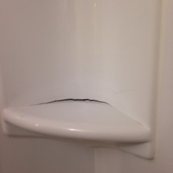 Ledge Rock At Whiteface - Cracked tub - Hotels Near Me - Wilmington, New York