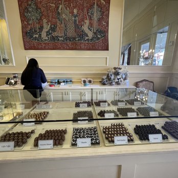 Woodhouse Chocolate - Inside - Chocolatiers & Shops Near Me - Saint Helena, California Woodhouse Chocolate - Inside - Chocolatiers & Shops Near Me - Saint Helena, California