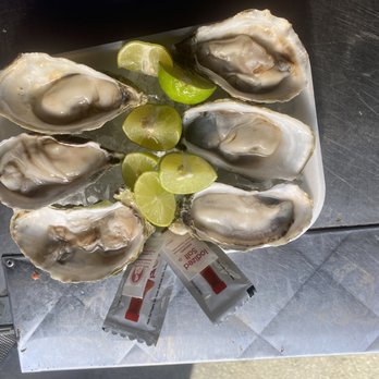 Mariscos La chalupa - Ostiones en su concha - Food Trucks Near Me - El Cajon, California