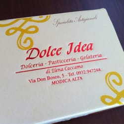Dolce Idea di Elena Caccamo - When you get a box of cookies...this is the box it comes in plus the wrap it in gift paper and tie ribbon around it.