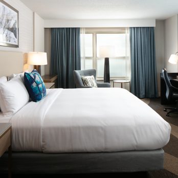 Hilton Madison Monona Terrace - King Room - Hotels Near Me - Madison, Wisconsin Hilton Madison Monona Terrace - King Room - Hotels Near Me - Madison, Wisconsin