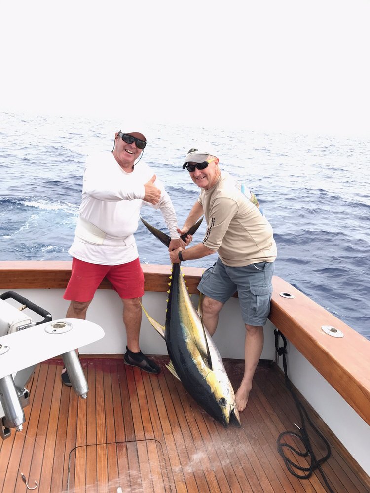Ihu Nui Kona Sportfishing Logo