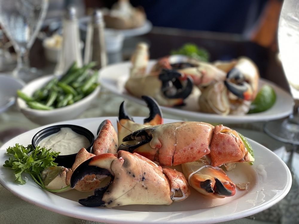 KELLY’S FISH HOUSE DINING ROOM TEMP. CLOSED 76 Photos & 141 Reviews