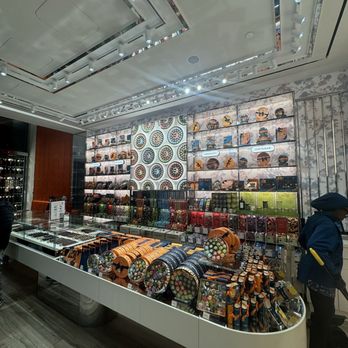 Venchi Cioccolato - Chocolatiers & Shops Near Me - Los Angeles, California