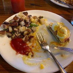 Ria's Bar - Eggs Benedict