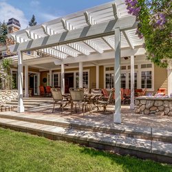 CSS Fireplaces & Outdoor Living - Pergola and fire pit
