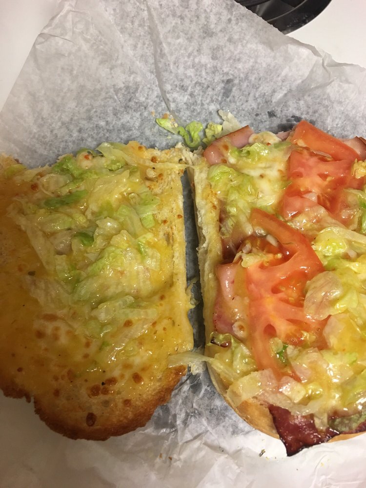 FOX’S PIZZA DEN 425 E Central Ave, Titusville, Pennsylvania Pizza