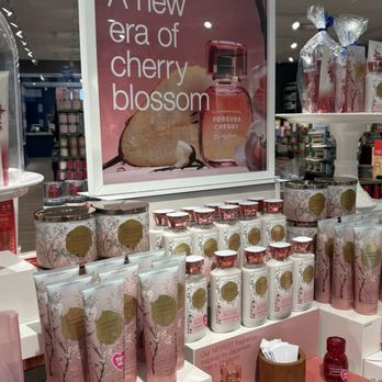 Bath & Body Works - Cosmetics & Beauty Supply Near Me - Atlanta, Georgia