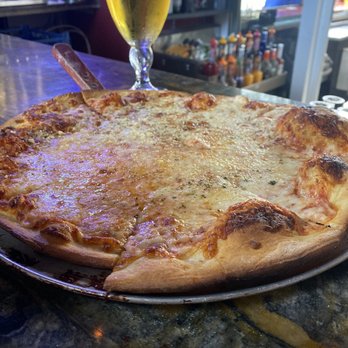Opera House - Pizza made from SCRATCH - Sports Bars Near Me - Miami, Florida