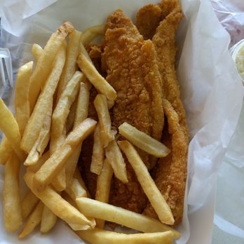 Harold's Chicken - This is SMALL? - Chicken Wings Near Me - Monee, Illinois