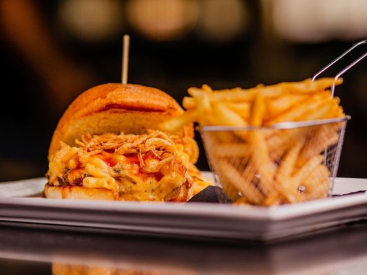 Muck & Fuss Craft Beer and Burgers by null