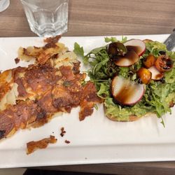 Lumes Brunch Cafe - Avocado toast