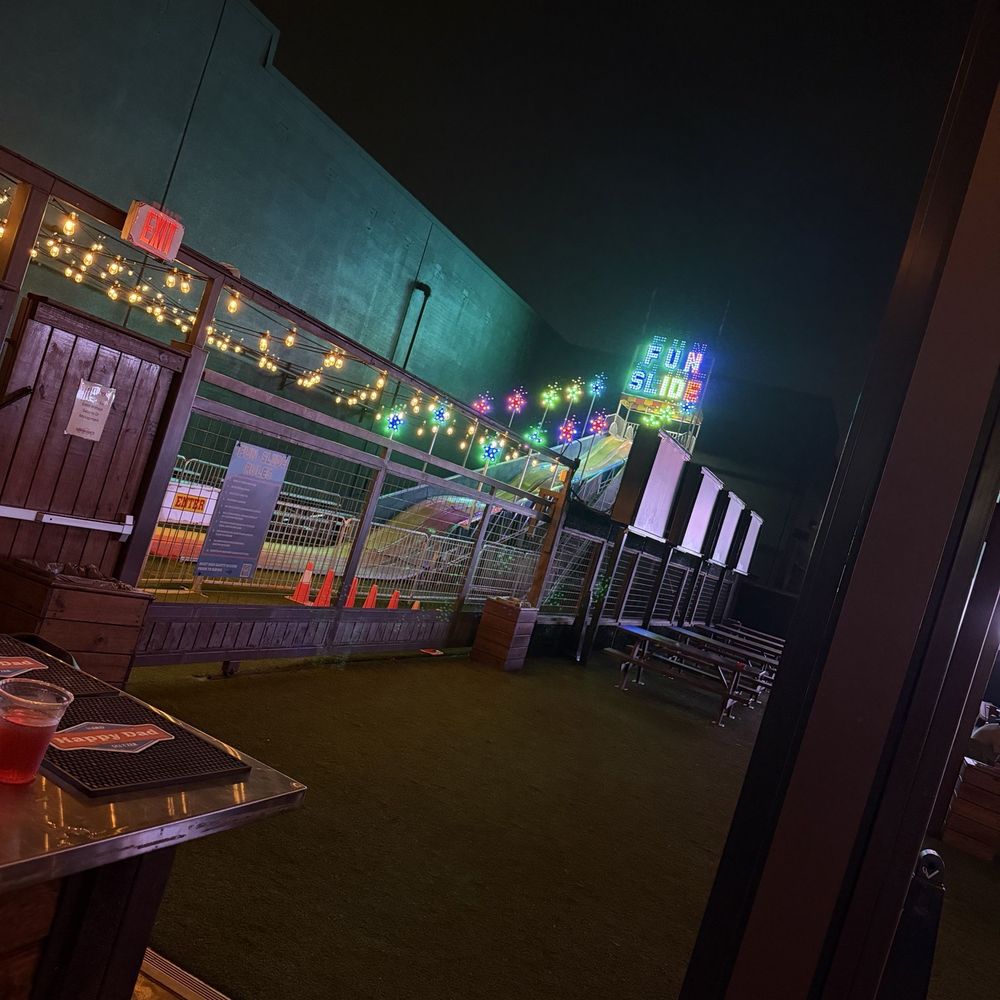 Little Woodrow's Webster - Sports Bars Near Me - Webster, Texas